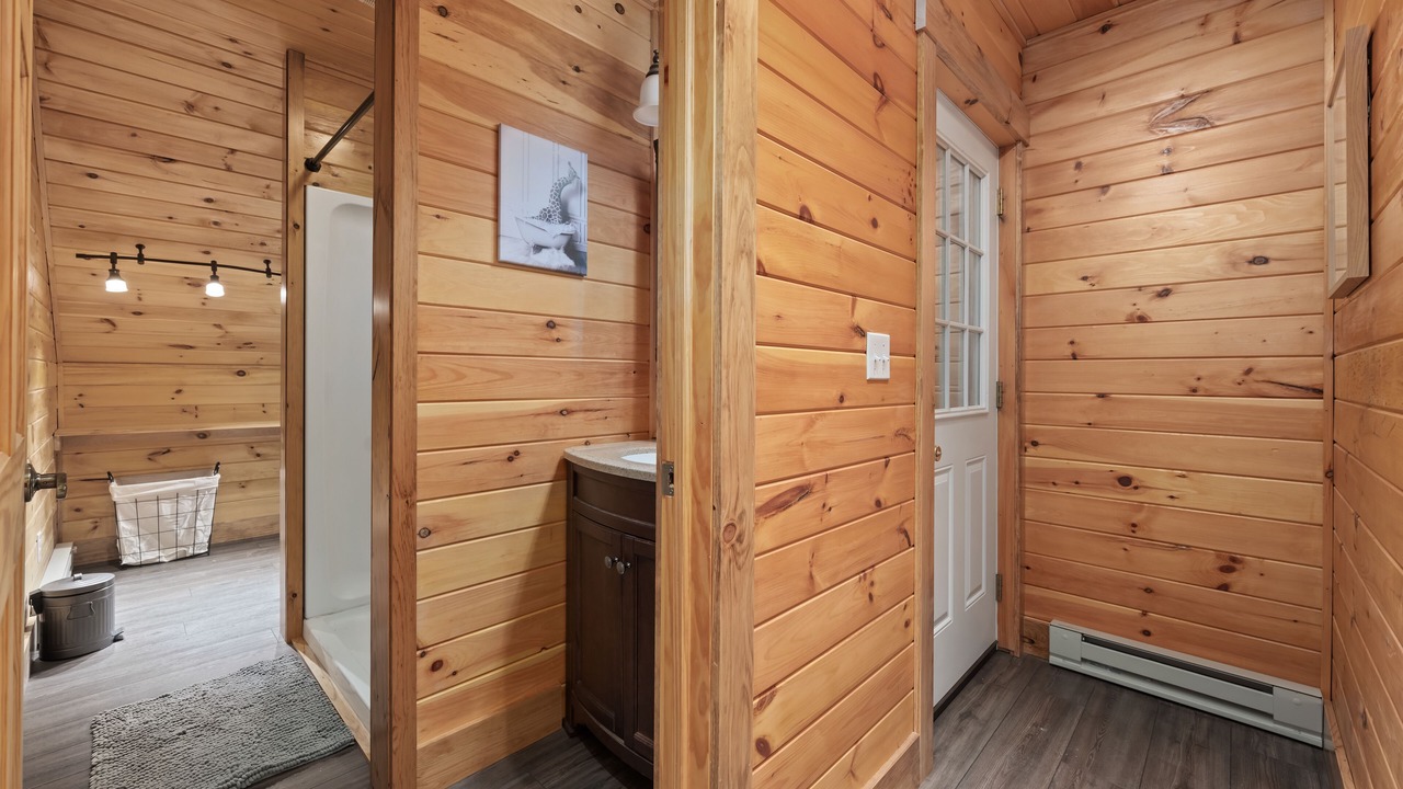 Photo of Bathroom in Boonville