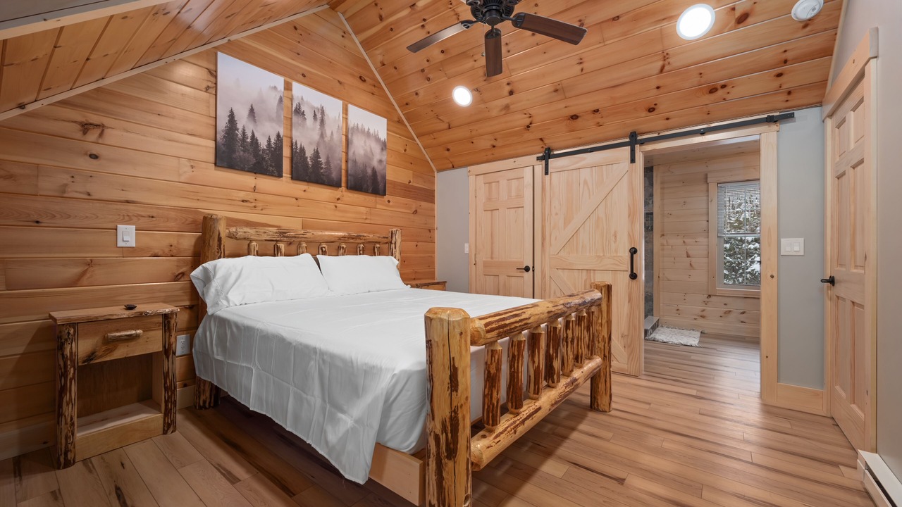 Photo of Bedroom in Boonville