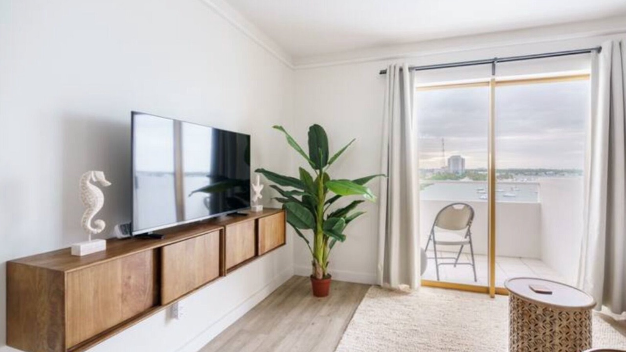 Photo of Livingroom in North Bay Village
