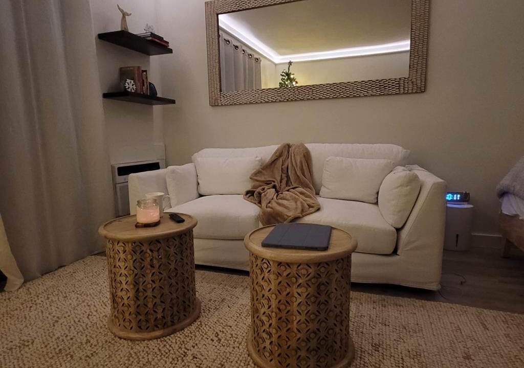 Photo of Livingroom in North Bay Village