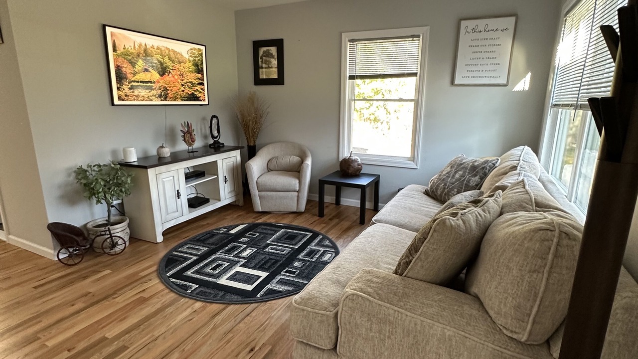 Photo of Livingroom in Nesconset