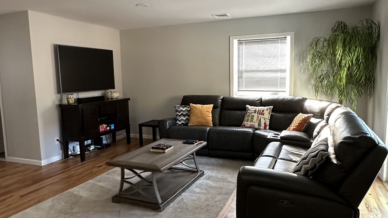 Photo of Livingroom in Nesconset