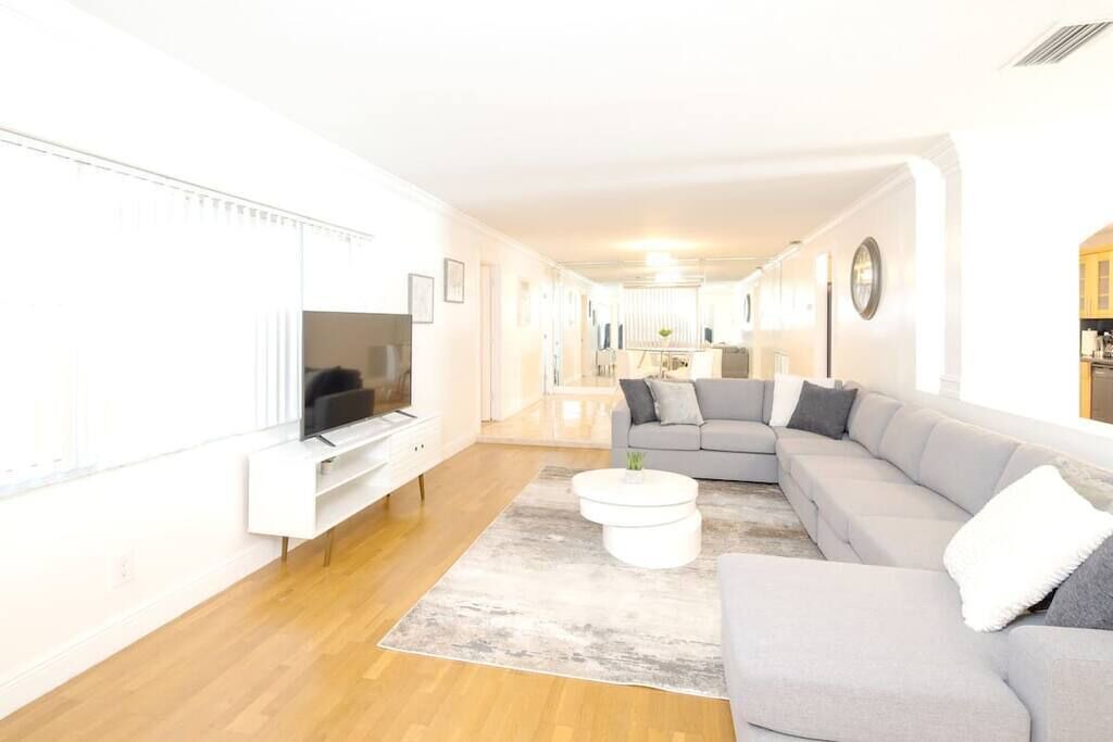 Photo of Livingroom in Pembroke Pines