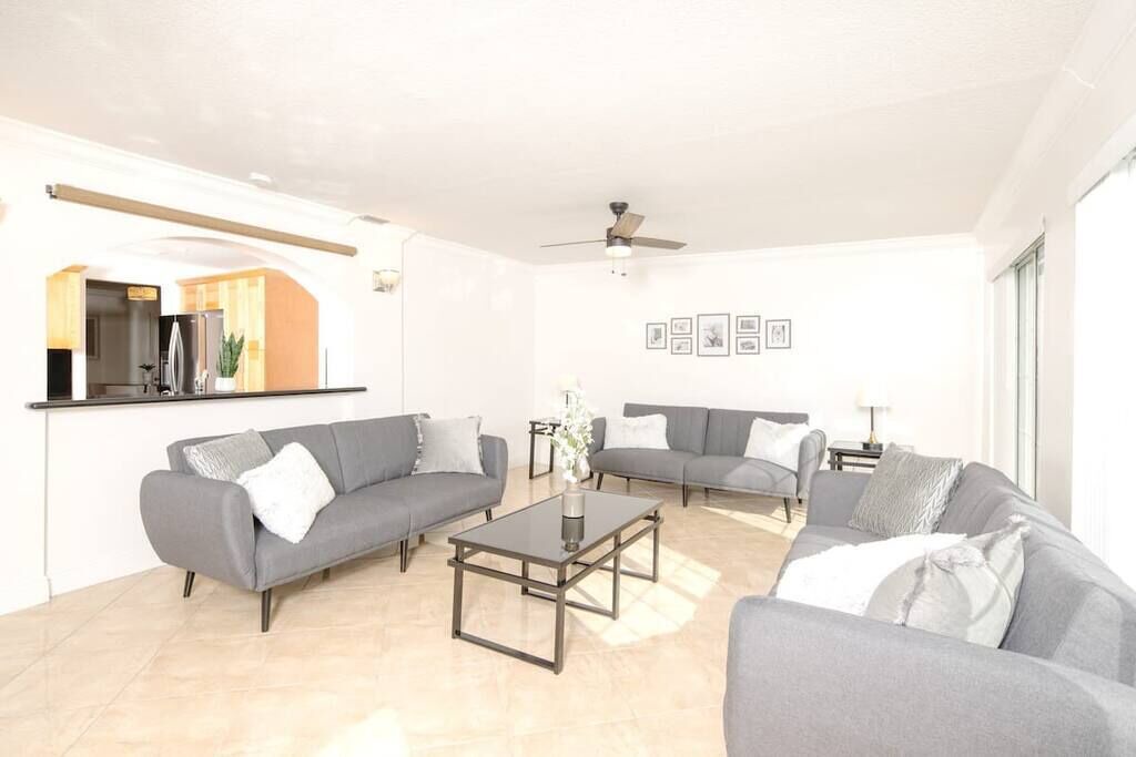 Photo of Livingroom in Pembroke Pines