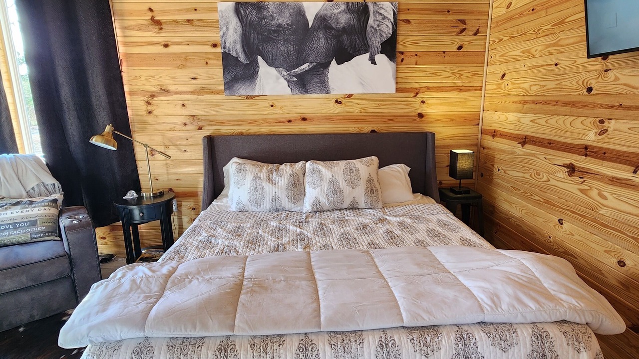 Photo of Bedroom in Perry