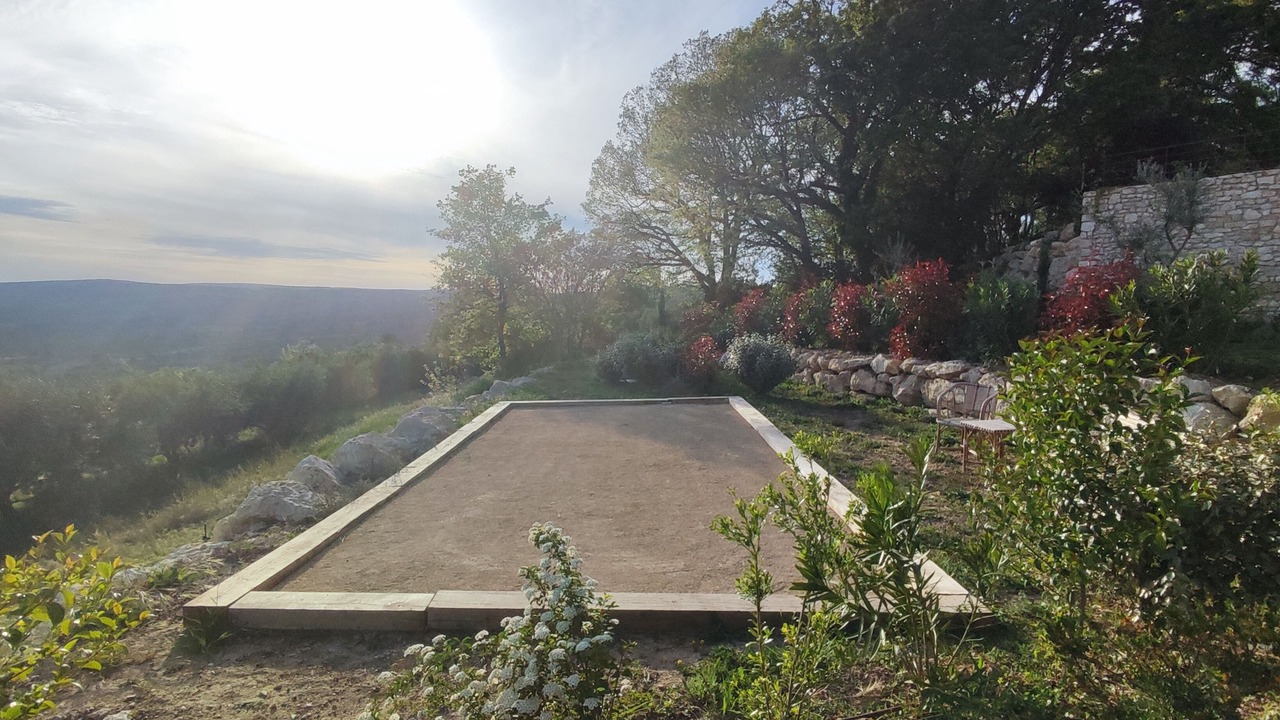 Photo of Outdoor in Lioux