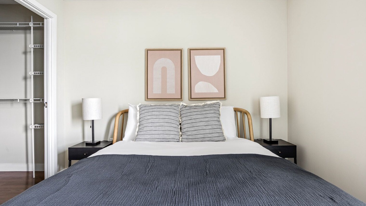 Photo of Bedroom in Theatre District