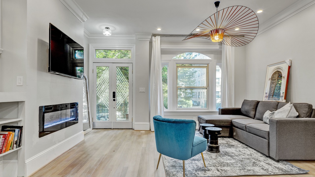 Photo of Livingroom in Dupont Circle