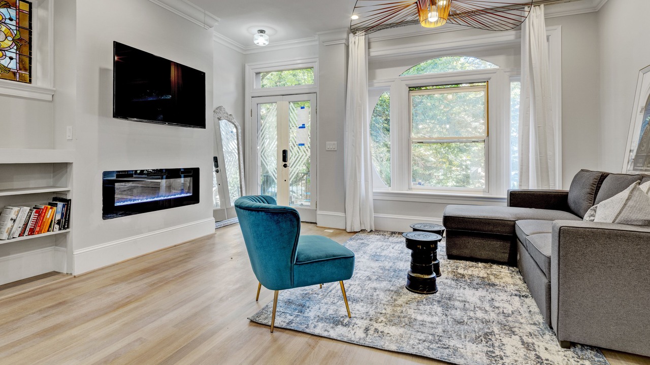 Photo of Livingroom in Dupont Circle
