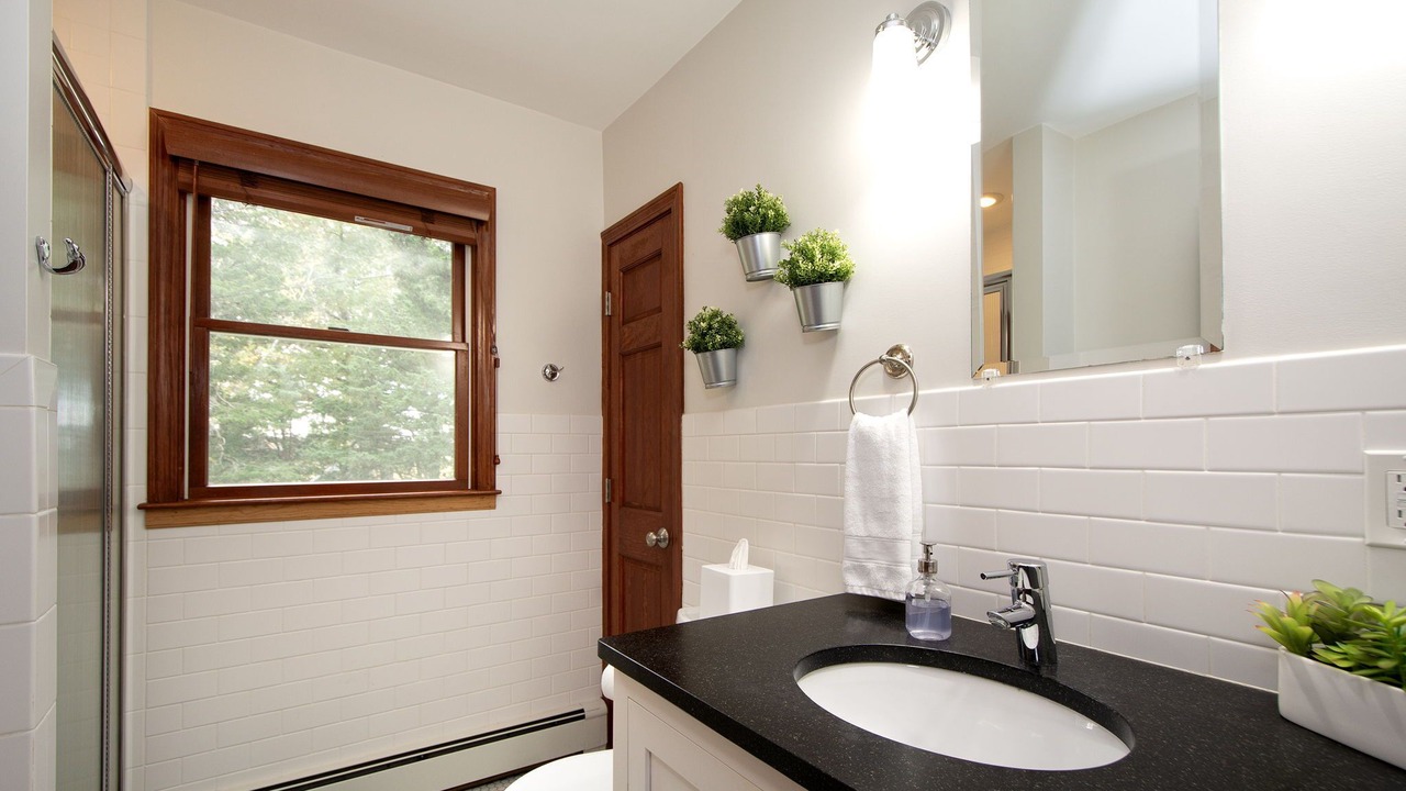 Photo of Bathroom in Minot