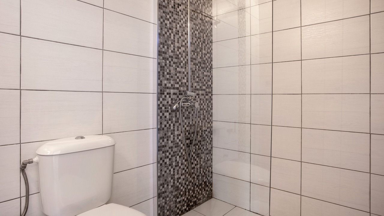 Photo of Bathroom in Alikanas