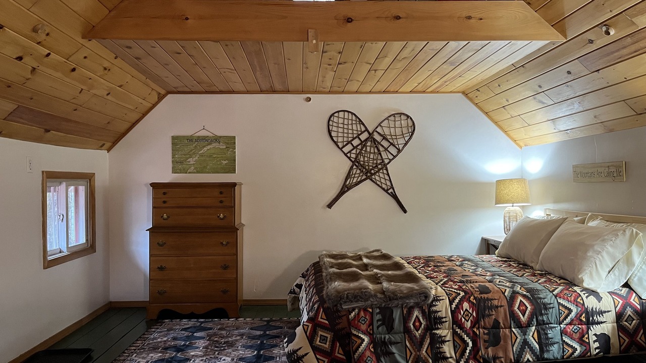 Photo of Bedroom in Inlet