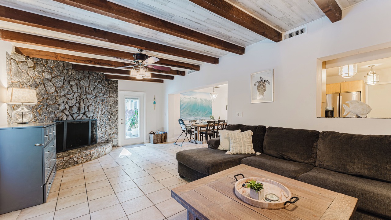 Photo of Livingroom in Lauderdale Isles