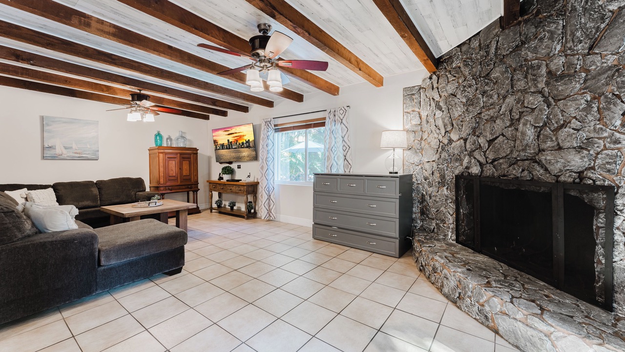 Photo of Livingroom in Lauderdale Isles