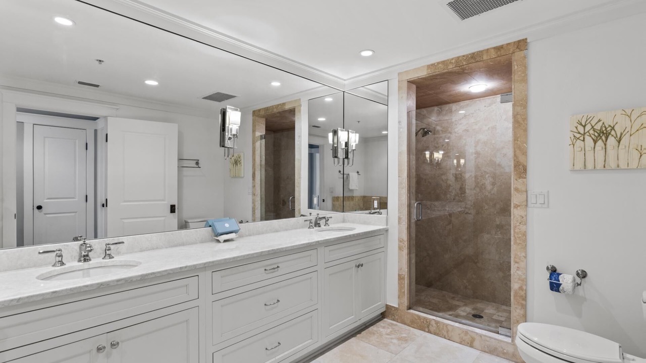Photo of Bathroom in Gulf District