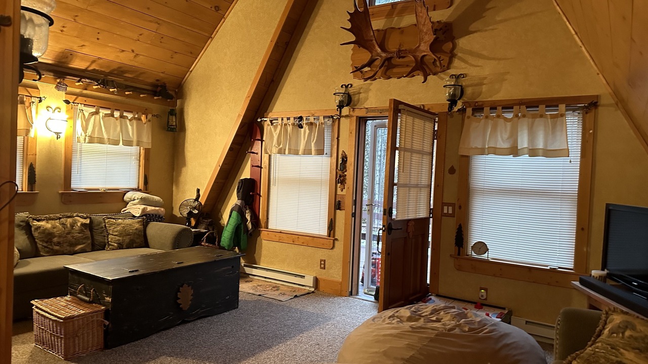 Photo of Livingroom in Hancock