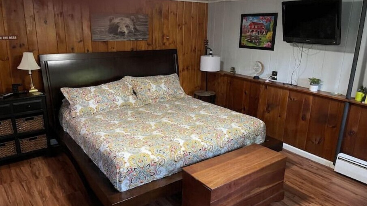 Photo of Bedroom in Warrensburg