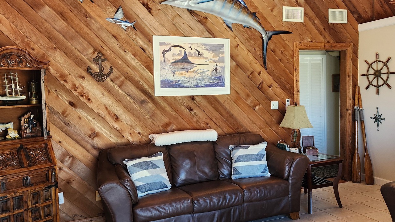 Photo of Livingroom in Le Barons Of Titusville