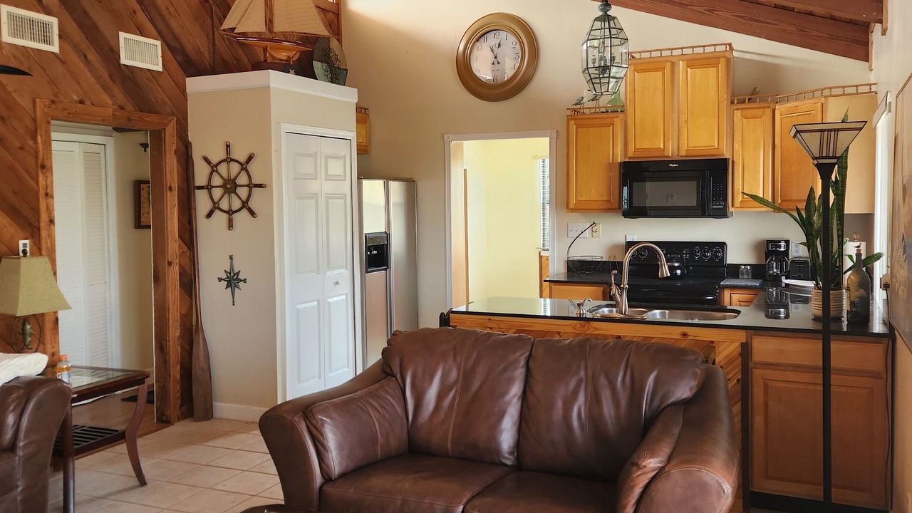 Photo of Livingroom in Le Barons Of Titusville