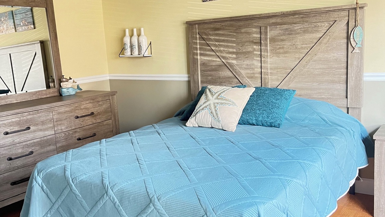 Photo of Bedroom in Le Barons Of Titusville