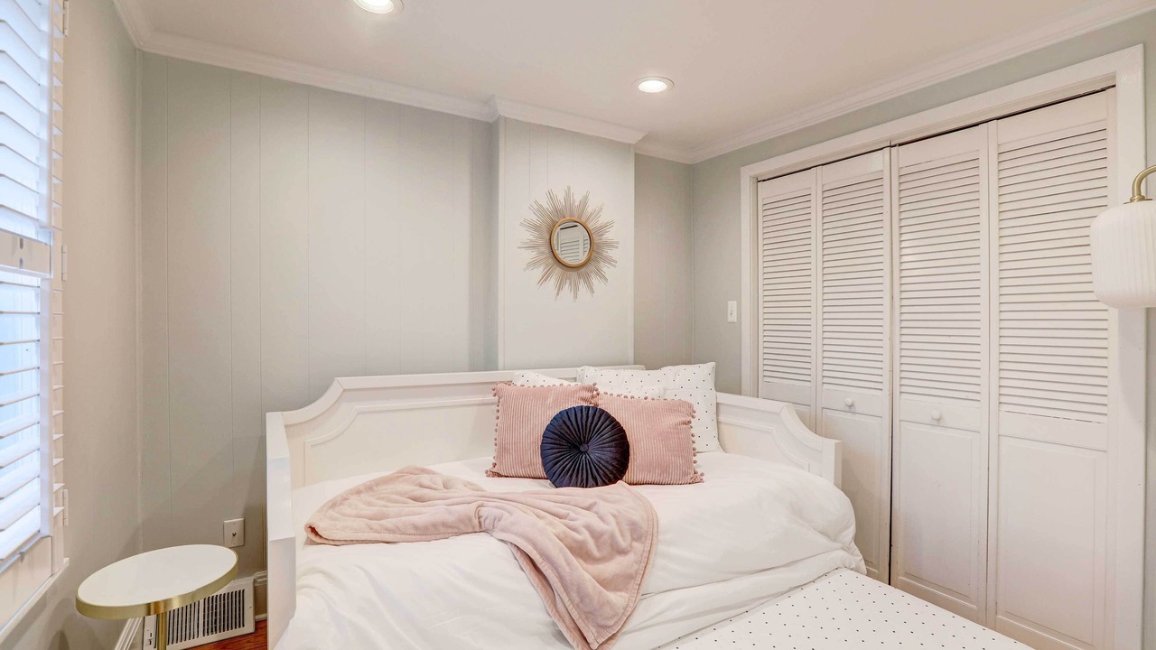 Photo of Bedroom in Lambertville