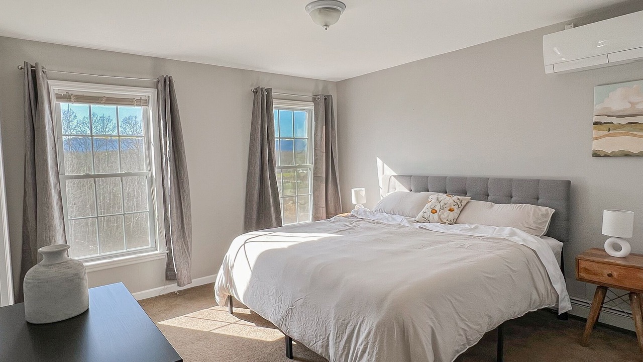 Photo of Bedroom in Saugerties