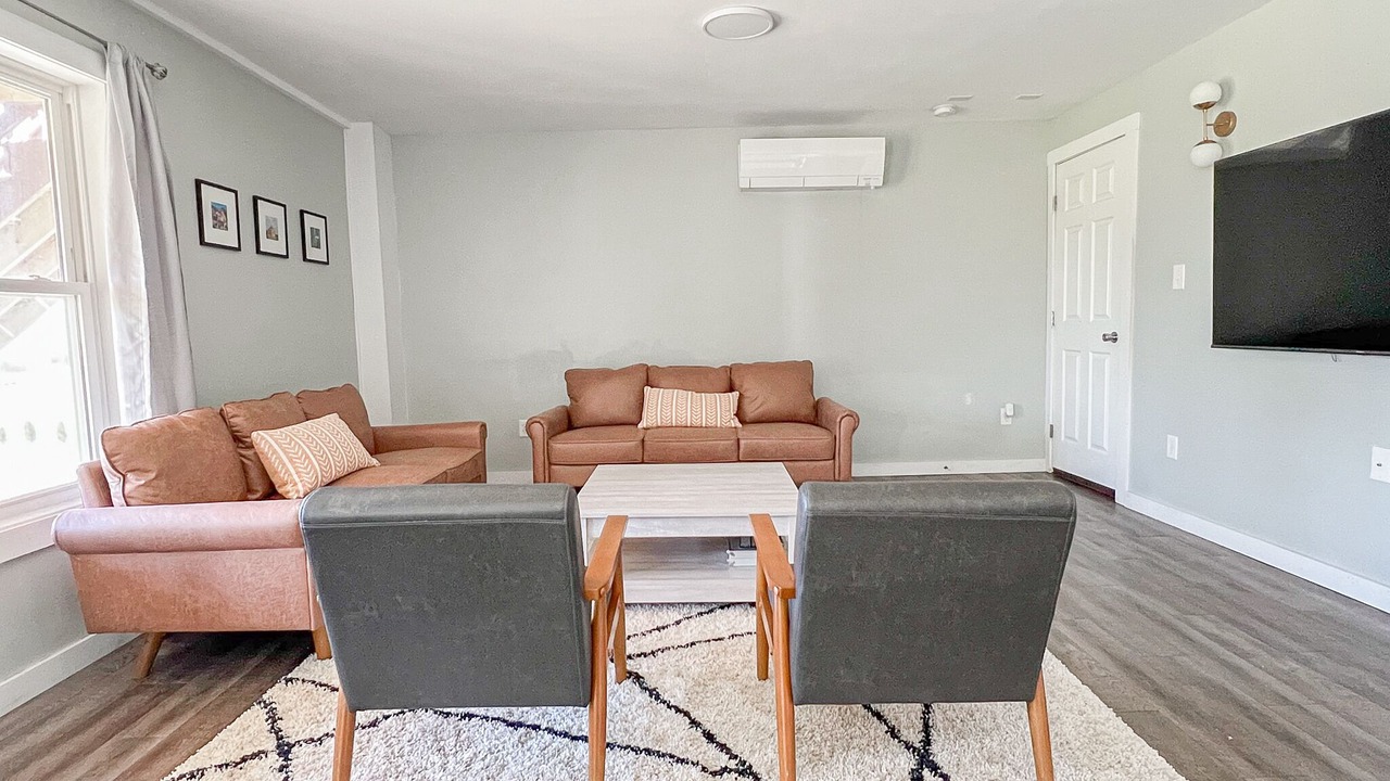 Photo of Livingroom in Saugerties