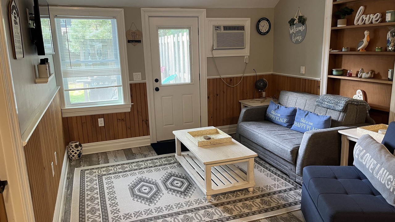 Photo of Livingroom in Miller Place