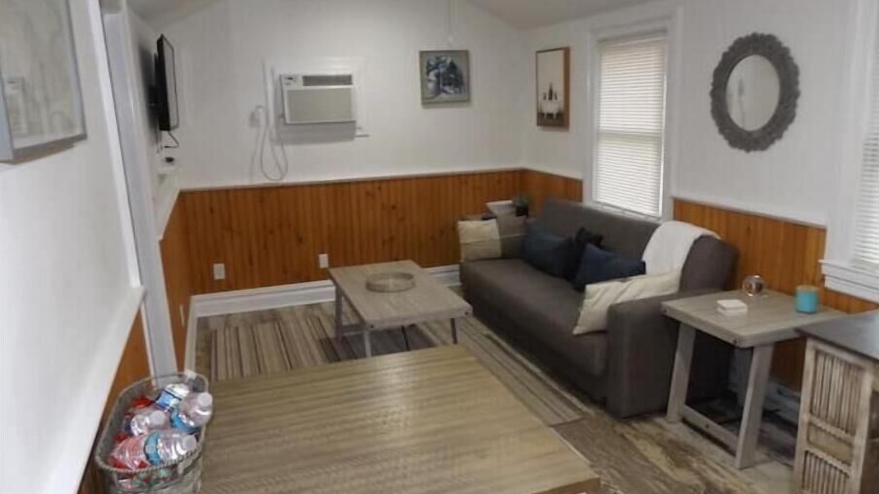 Photo of Livingroom in Miller Place
