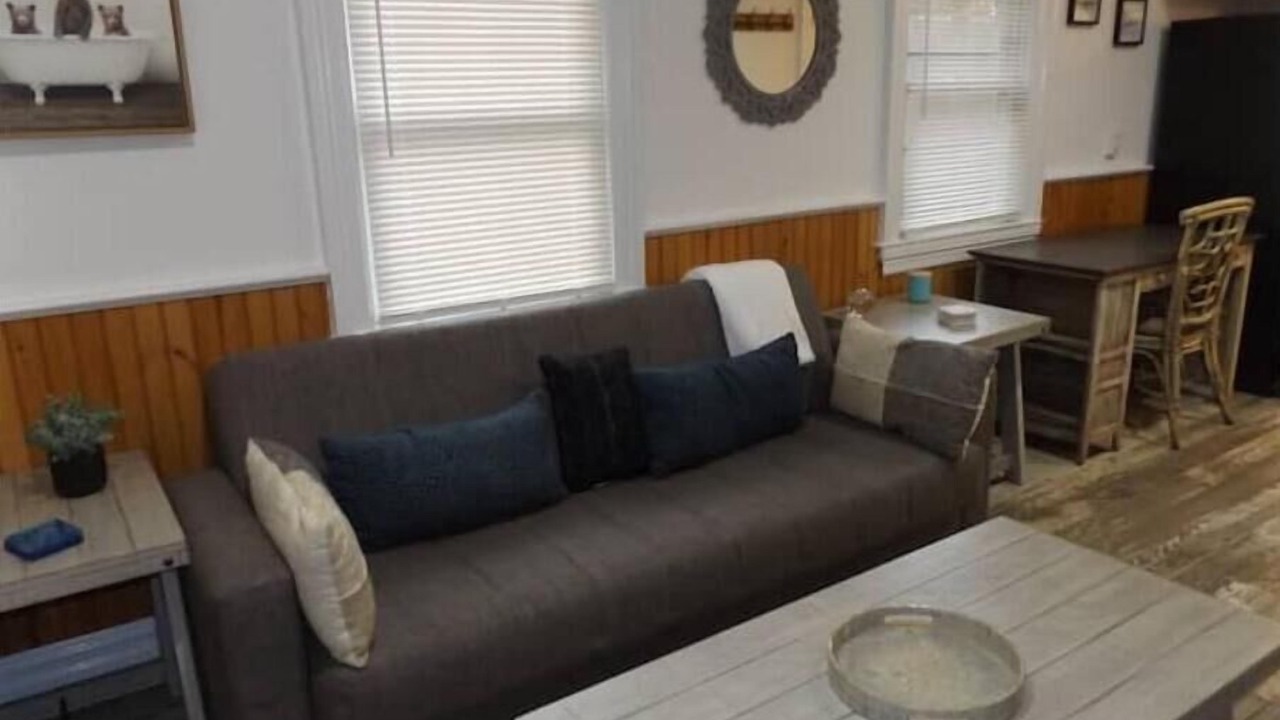 Photo of Livingroom in Miller Place