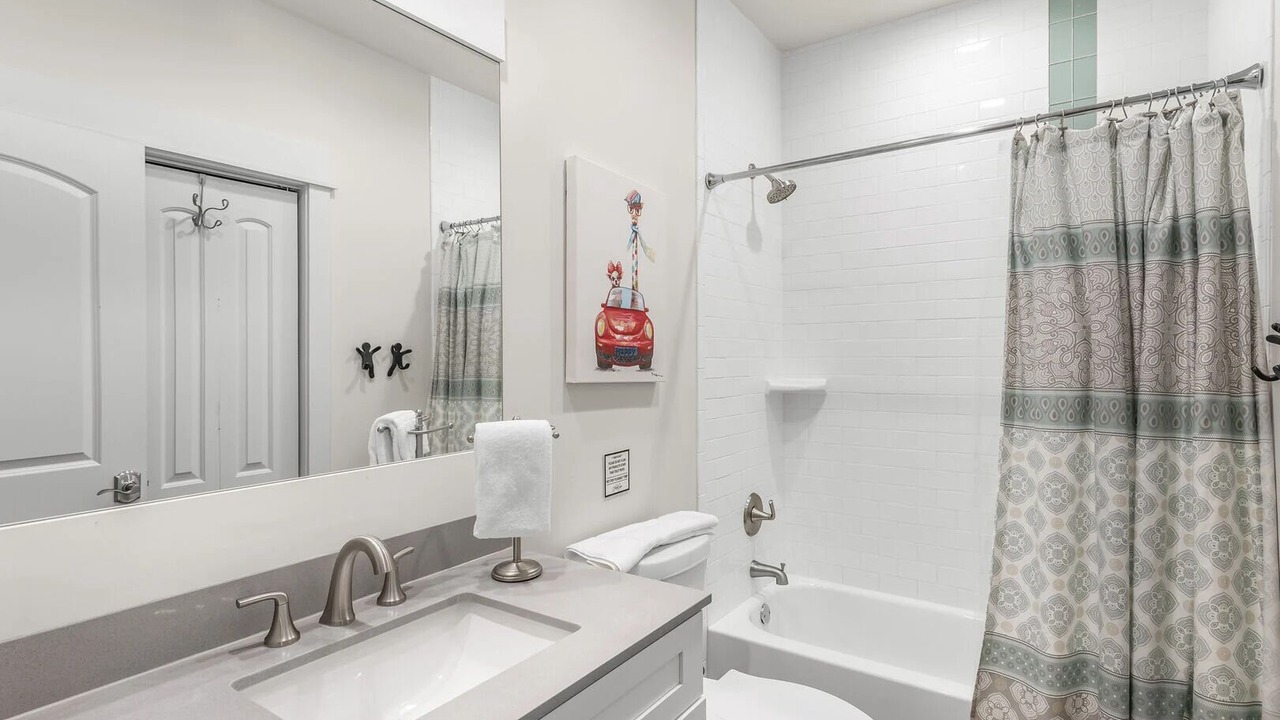 Photo of Bathroom in Treetop