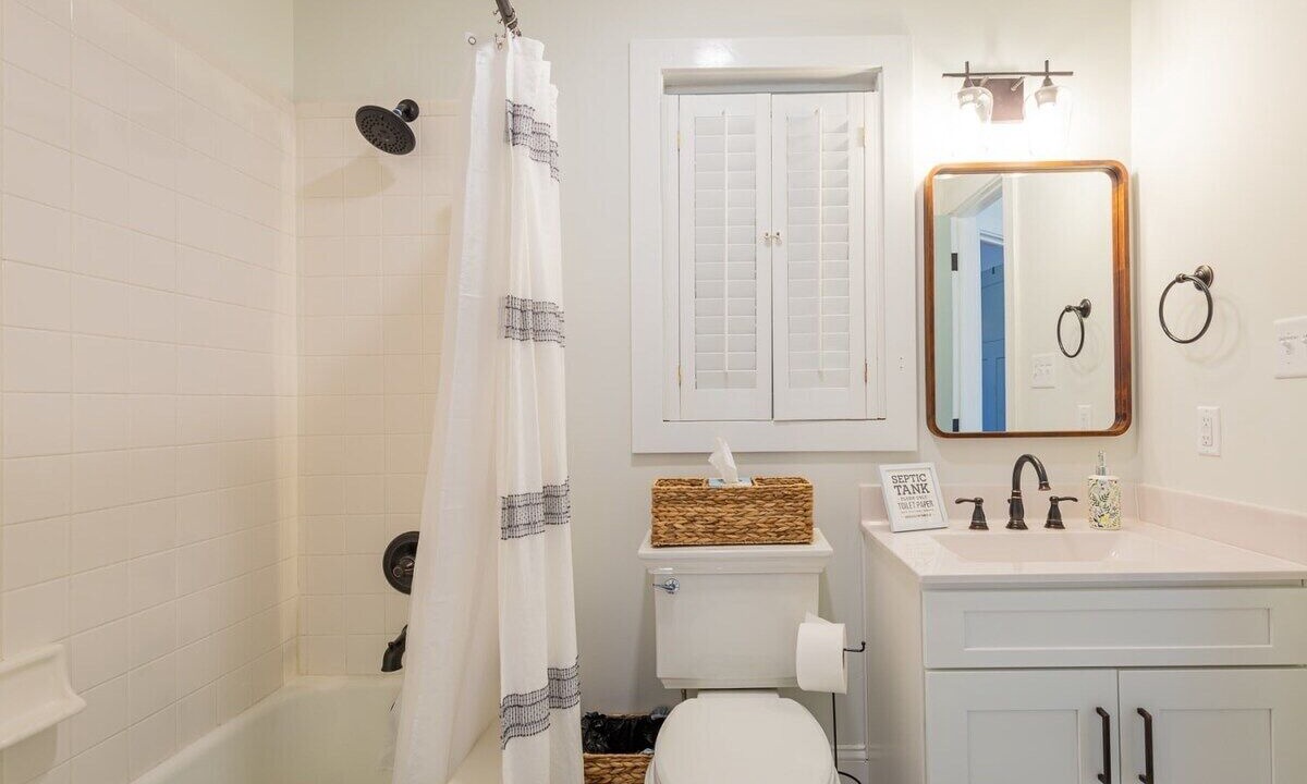 Photo of Bathroom in Irvington