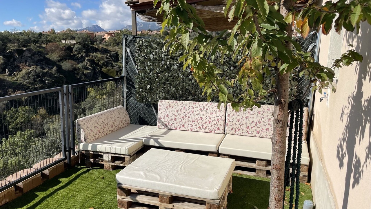 Photo of Patio Balcony in Miraflores de la Sierra