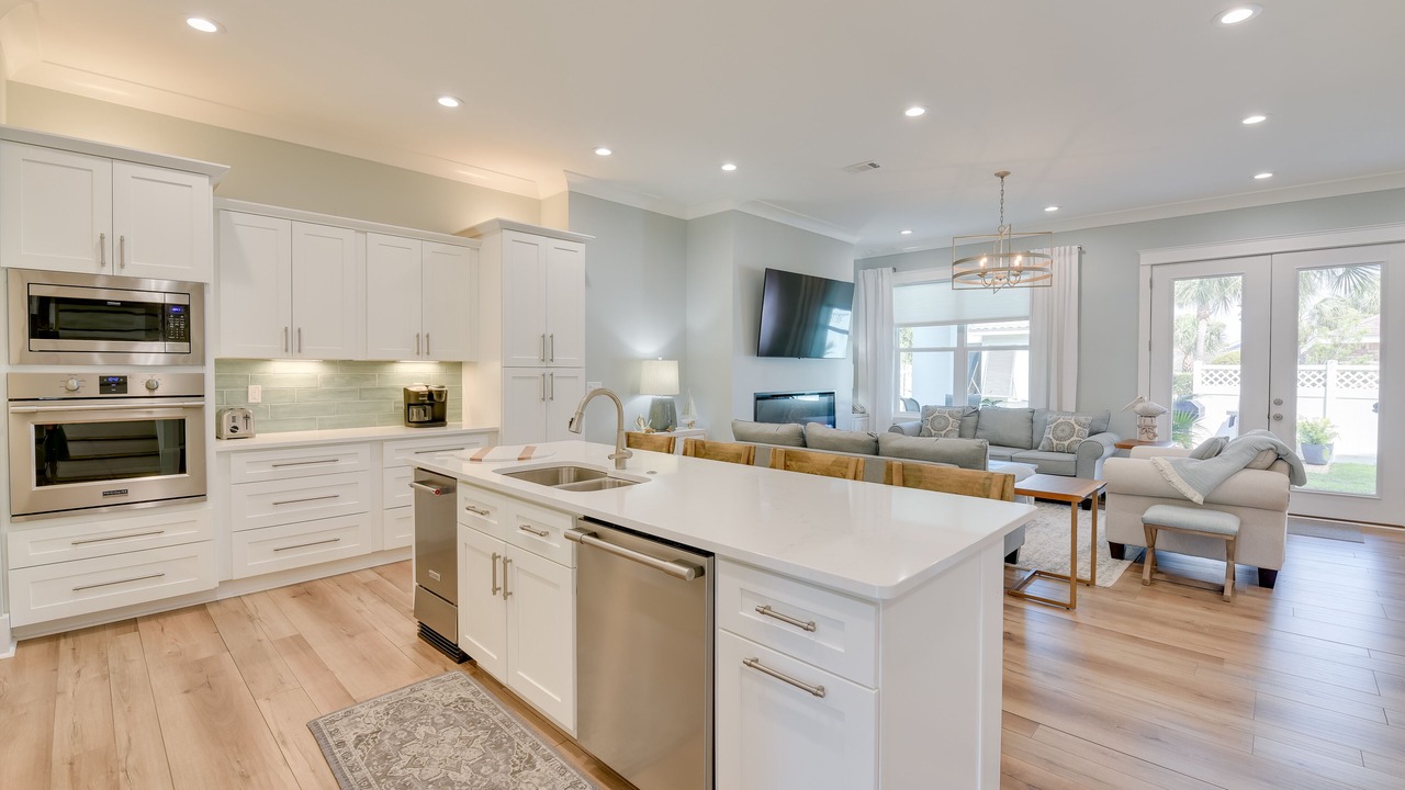 Photo of Kitchen in Avalon Beach Estates