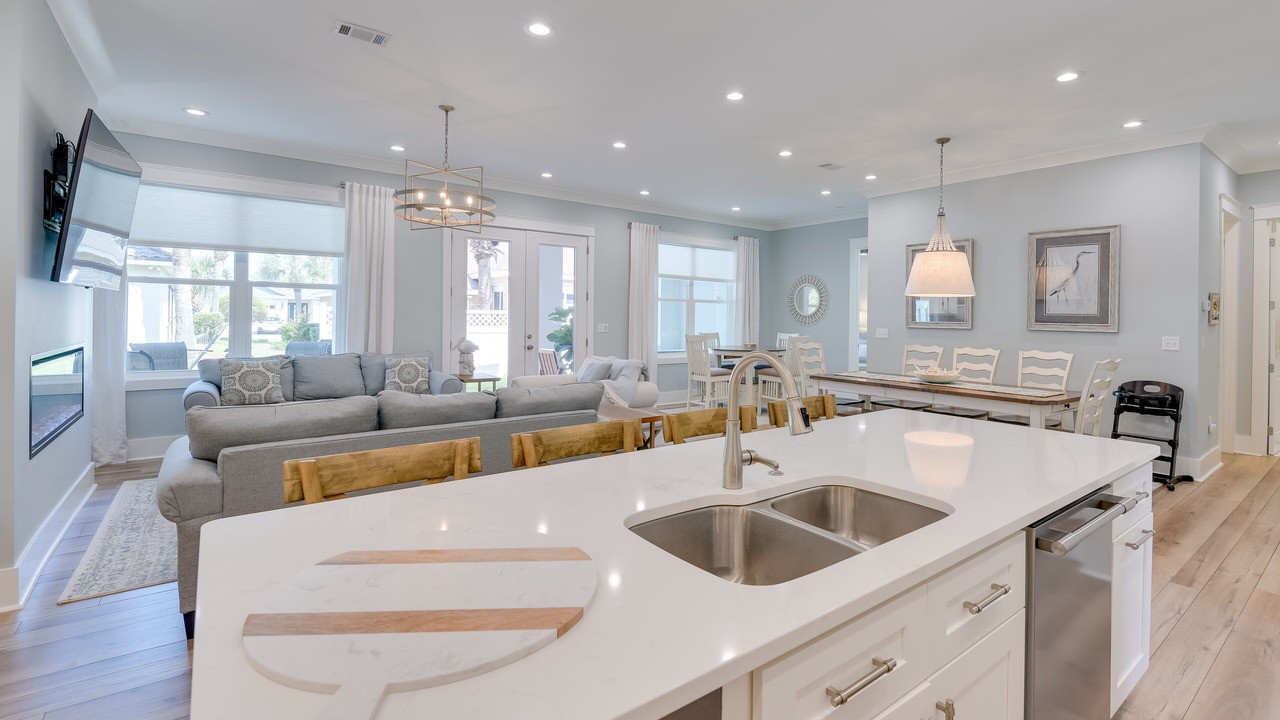 Photo of Others in Avalon Beach Estates