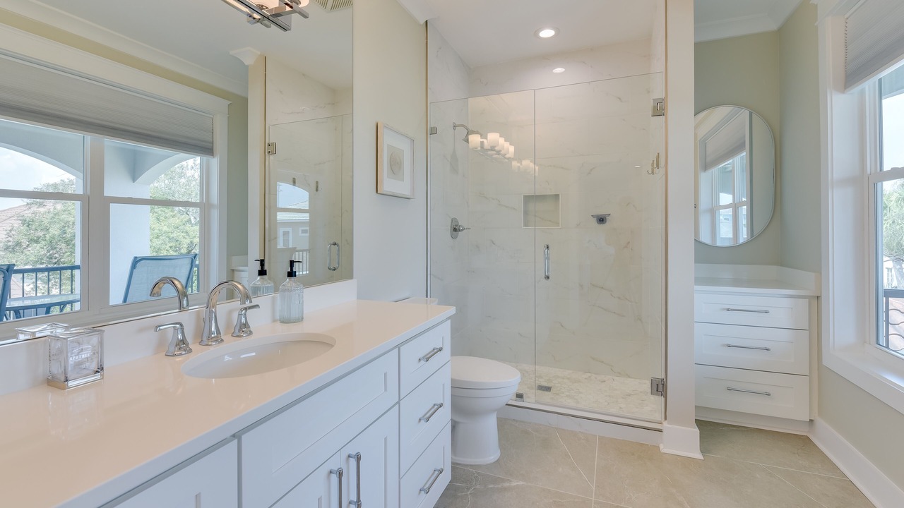 Photo of Bathroom in Avalon Beach Estates