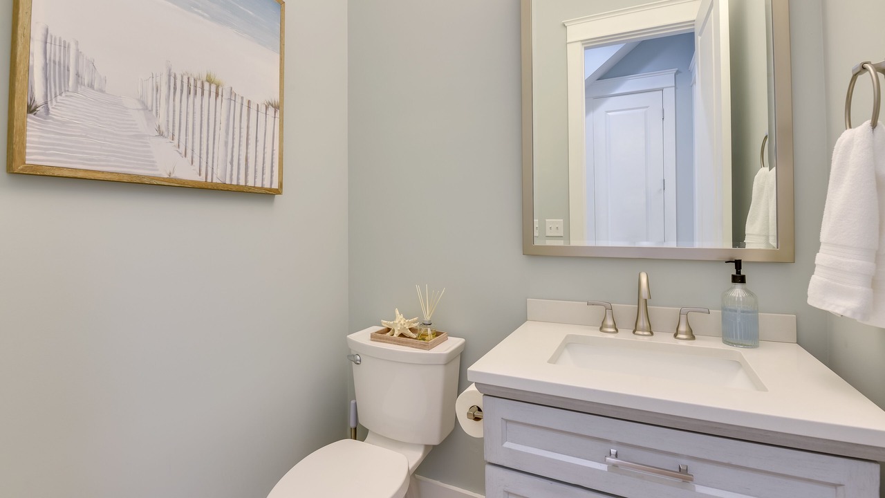 Photo of Bathroom in Avalon Beach Estates