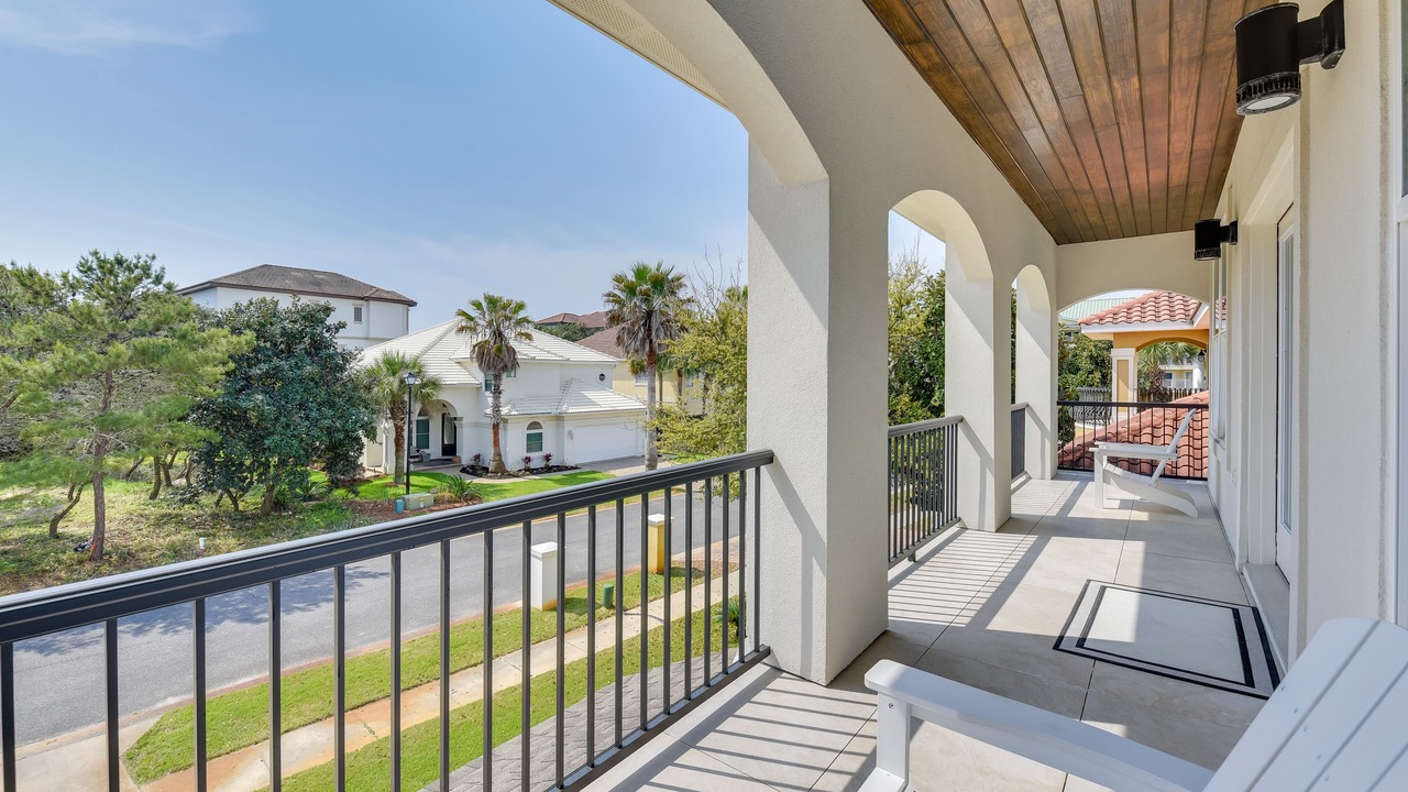 Photo of Patio Balcony in Avalon Beach Estates