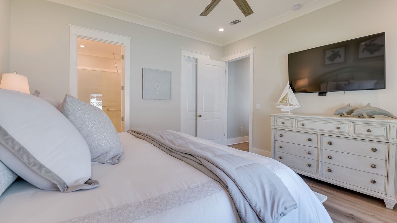 Photo of Bedroom in Avalon Beach Estates