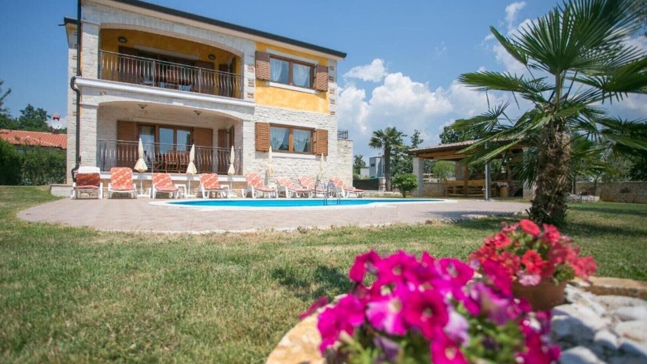 Photo of Outdoor in Buici
