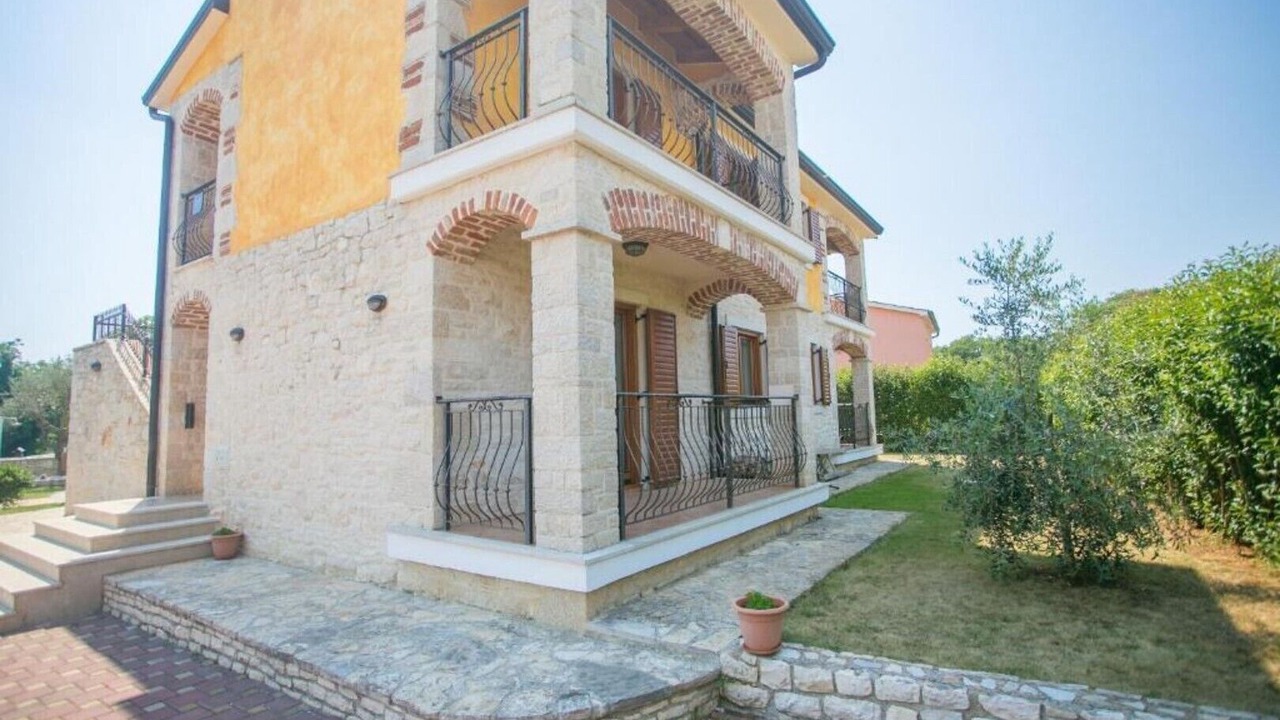 Photo of Outdoor in Buici
