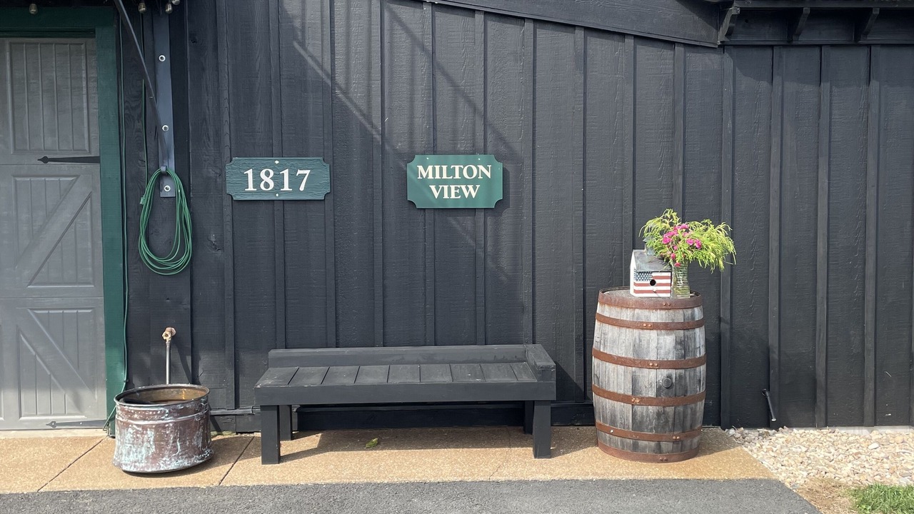 Photo of Patio Balcony in Boyd Tavern