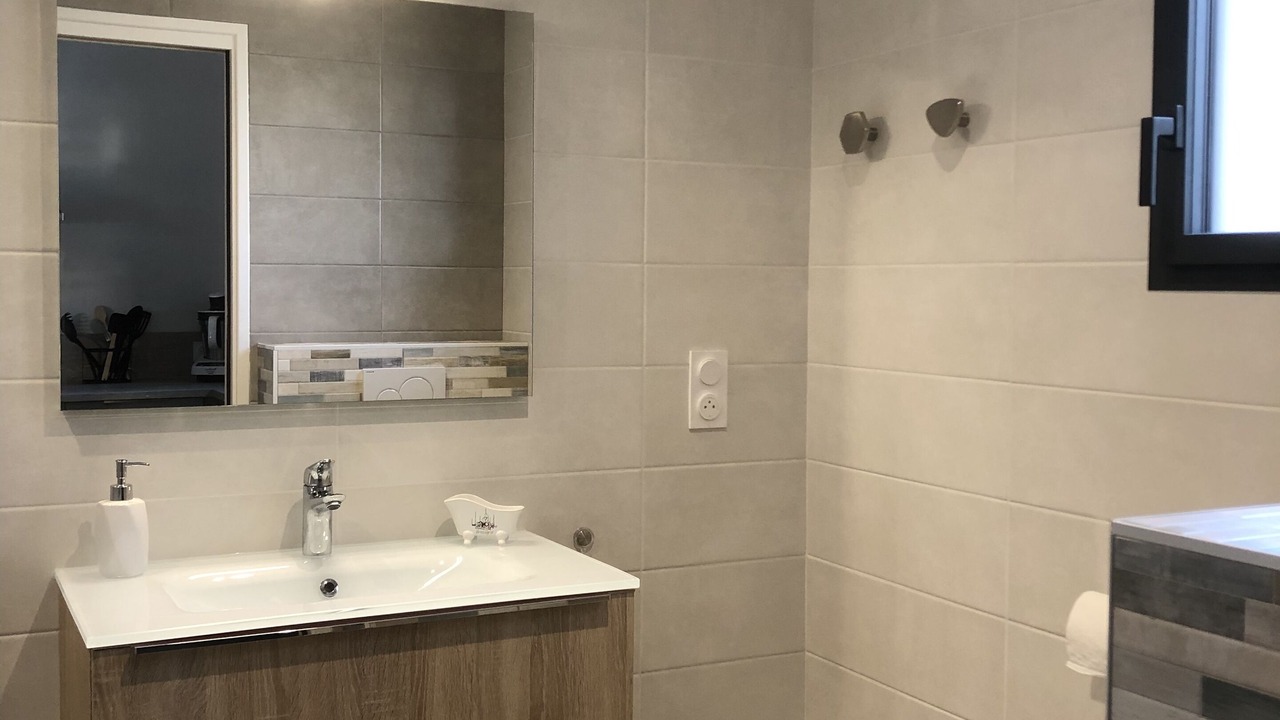 Photo of Bathroom in Arradon