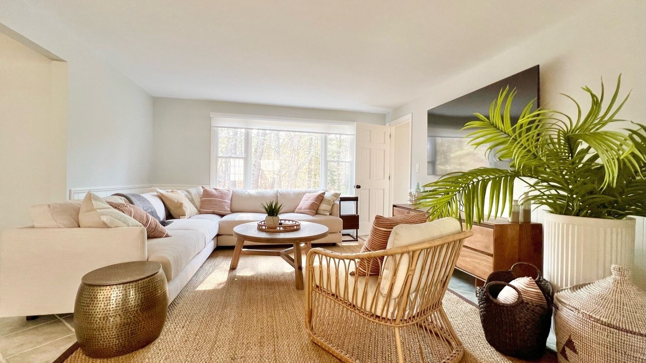 Photo of Livingroom in Eastham