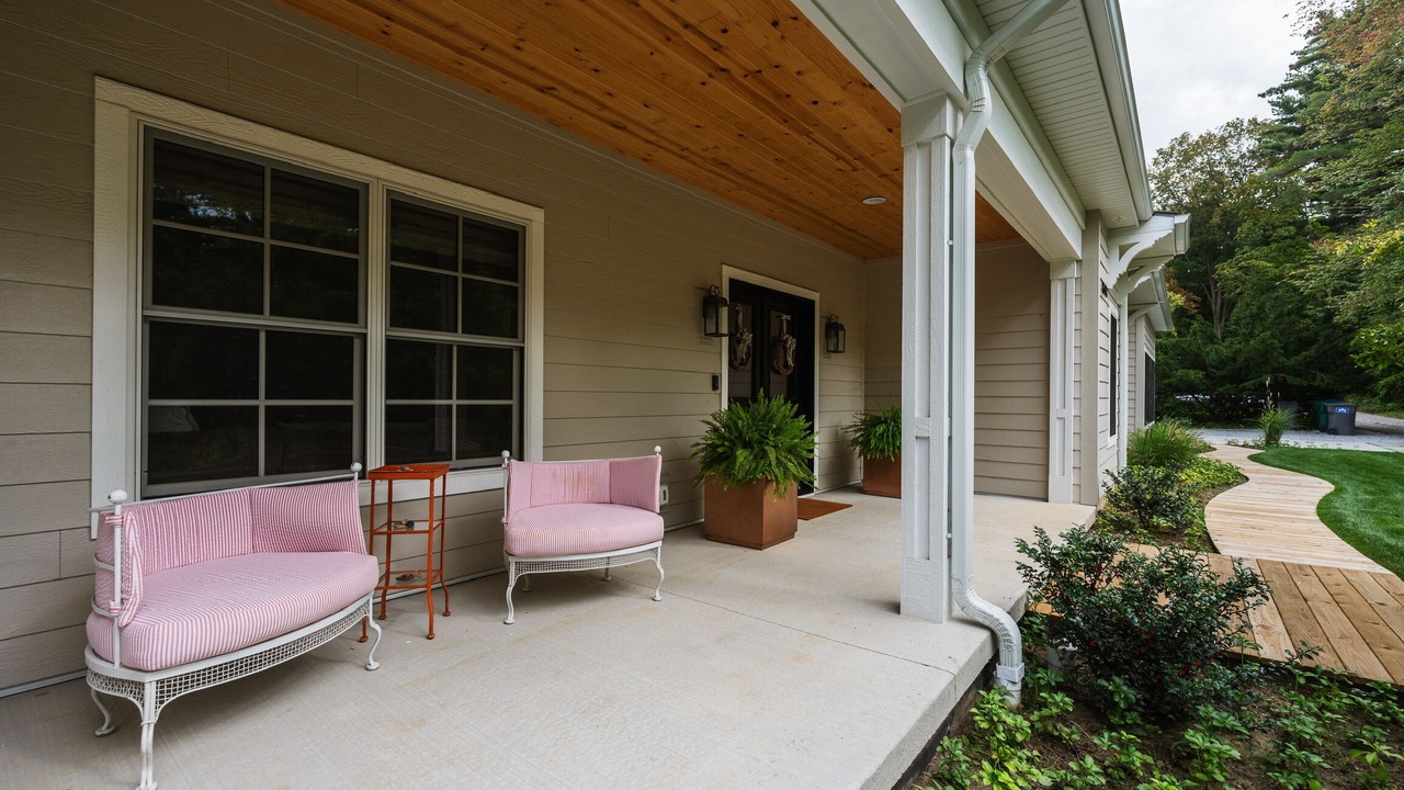 Photo of Patio Balcony in Lakeside