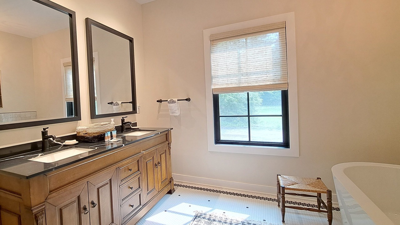 Photo of Bathroom in Lakeside