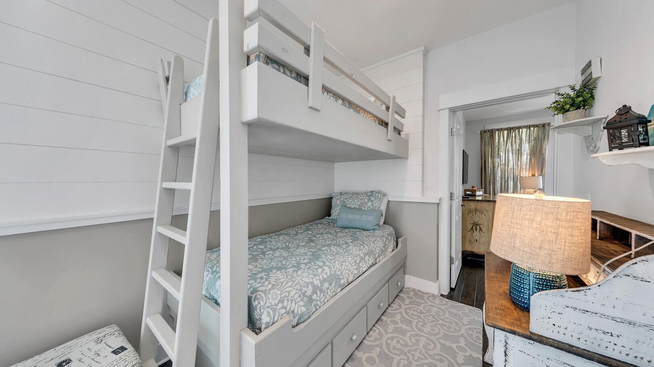 Photo of Bedroom in Greenway Park