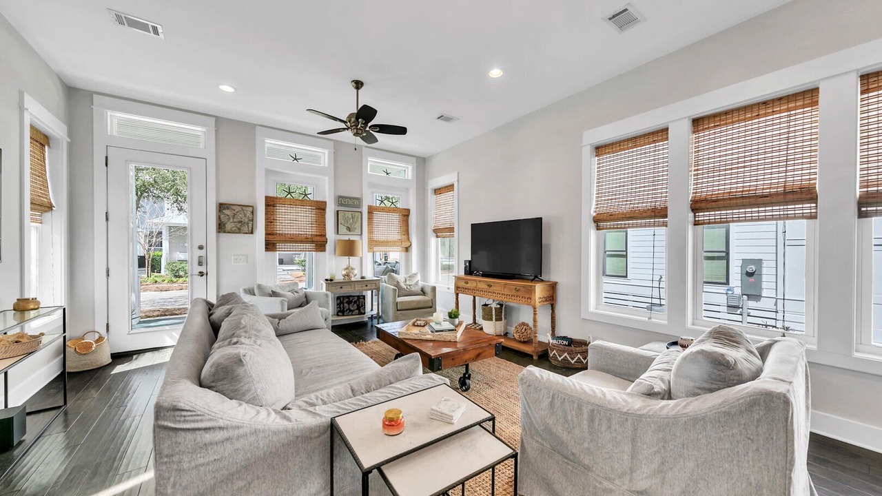 Photo of Livingroom in Greenway Park