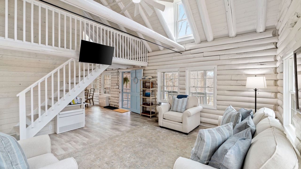Photo of Livingroom in Cobham