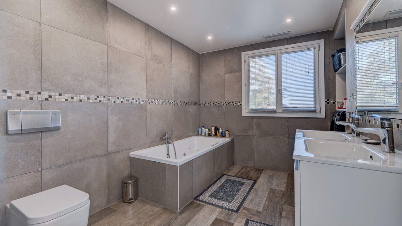 Photo of Bathroom in Montaleigne